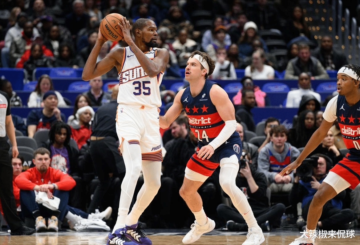 8月14日晚的中美职业篮球挑战赛打架视频 8月14日晚的中美职业篮球挑战赛打架视频