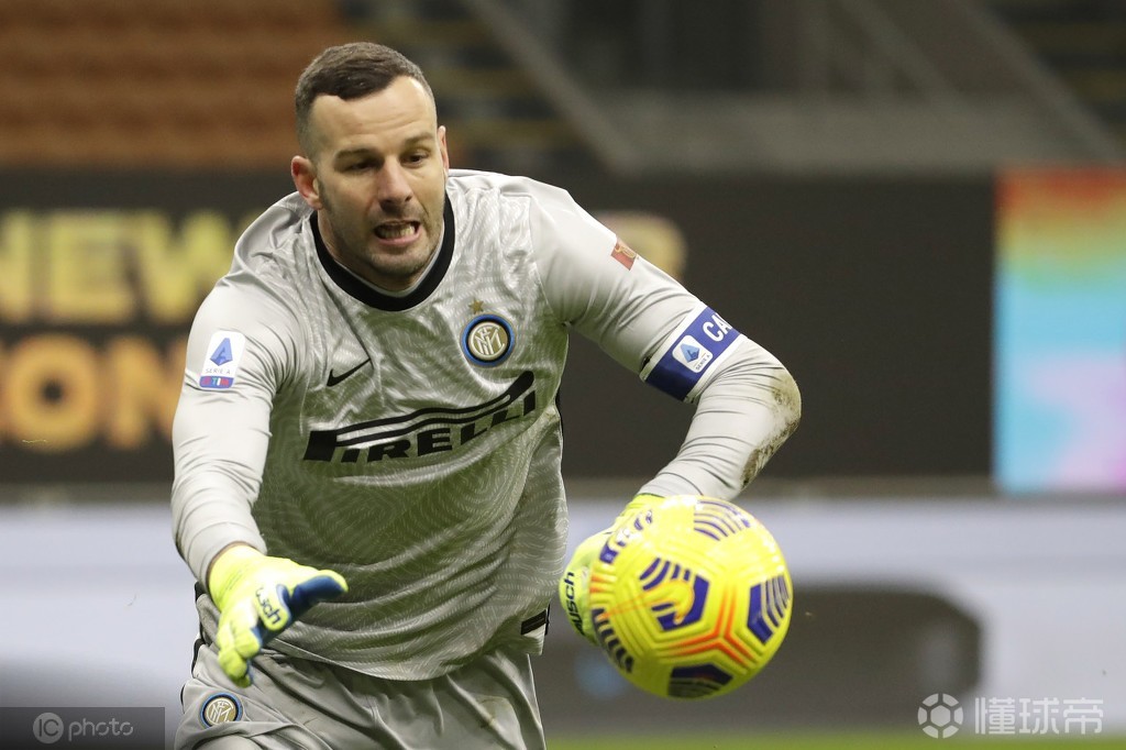 关于纽约尼克斯今夜迎来里程碑，志在意甲名次提升，压力陡增，年轻球员得到机会的信息